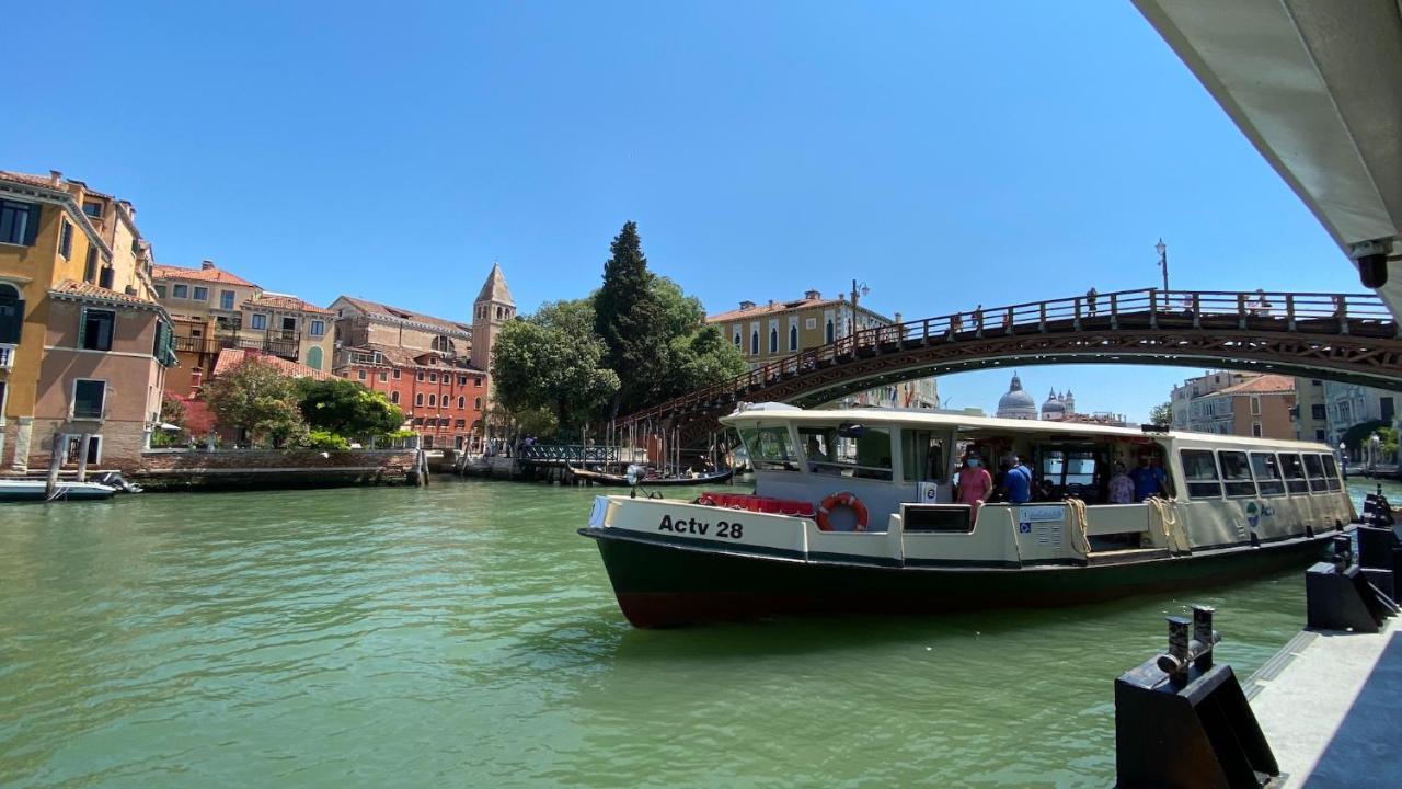 Ca' Romantica - Big Appartment At Accademia Venedig Eksteriør billede